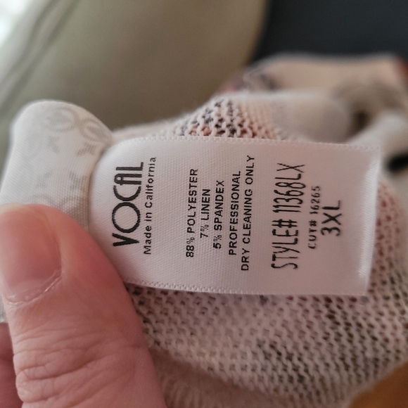 Vocal Aztec Geometric Patterned Long Sleeve Top Size XL - 3X - Picture 7 of 12